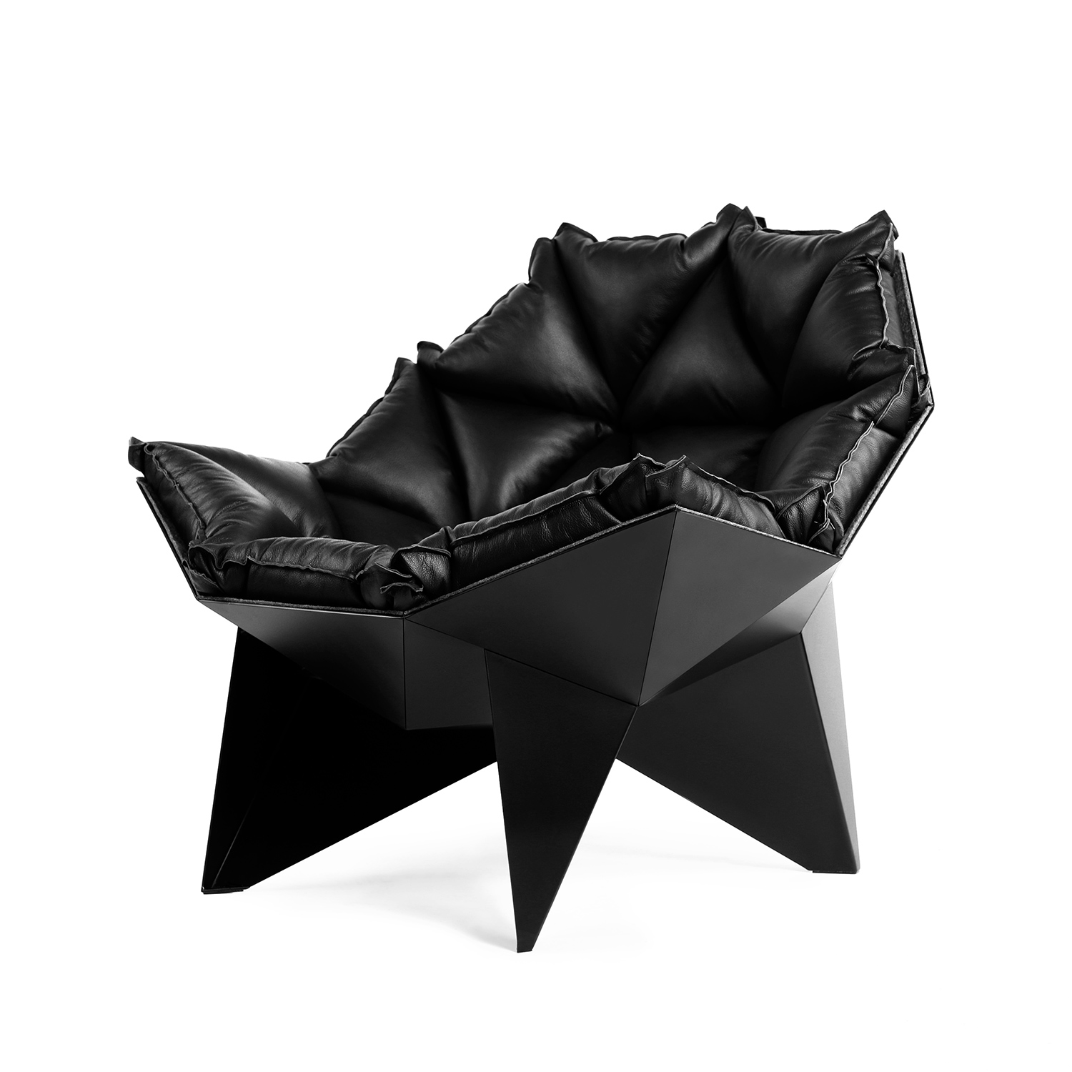 Q1 black lounge chair